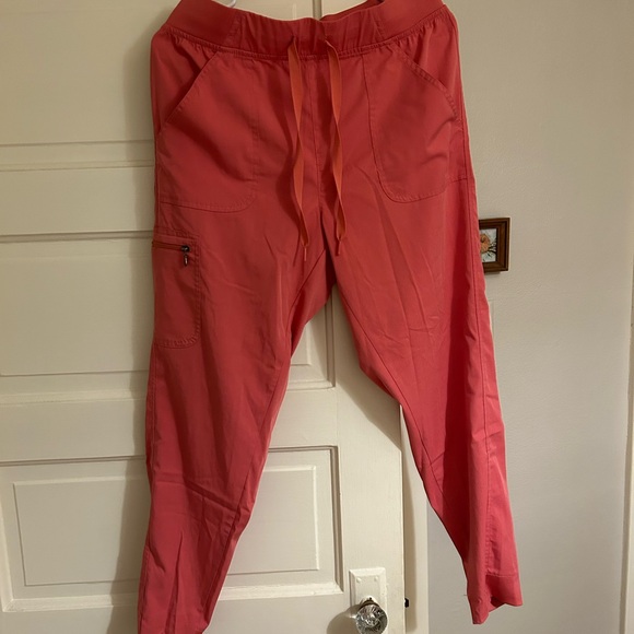 Salmon Pink Adar Scrubs Set with Jogger Pants Large - Picture 3 of 4